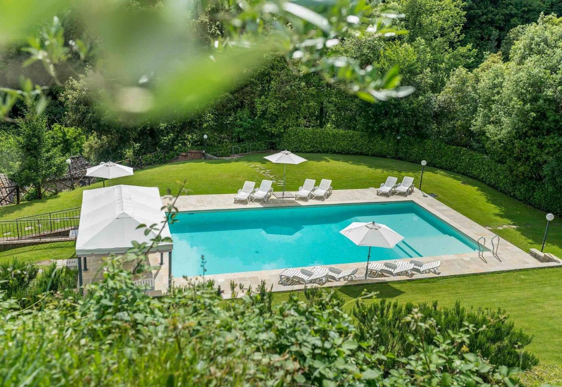 La Ferriera Exclusive Resort - Pool & Waterfall Loro Ciuffenna Exterior photo