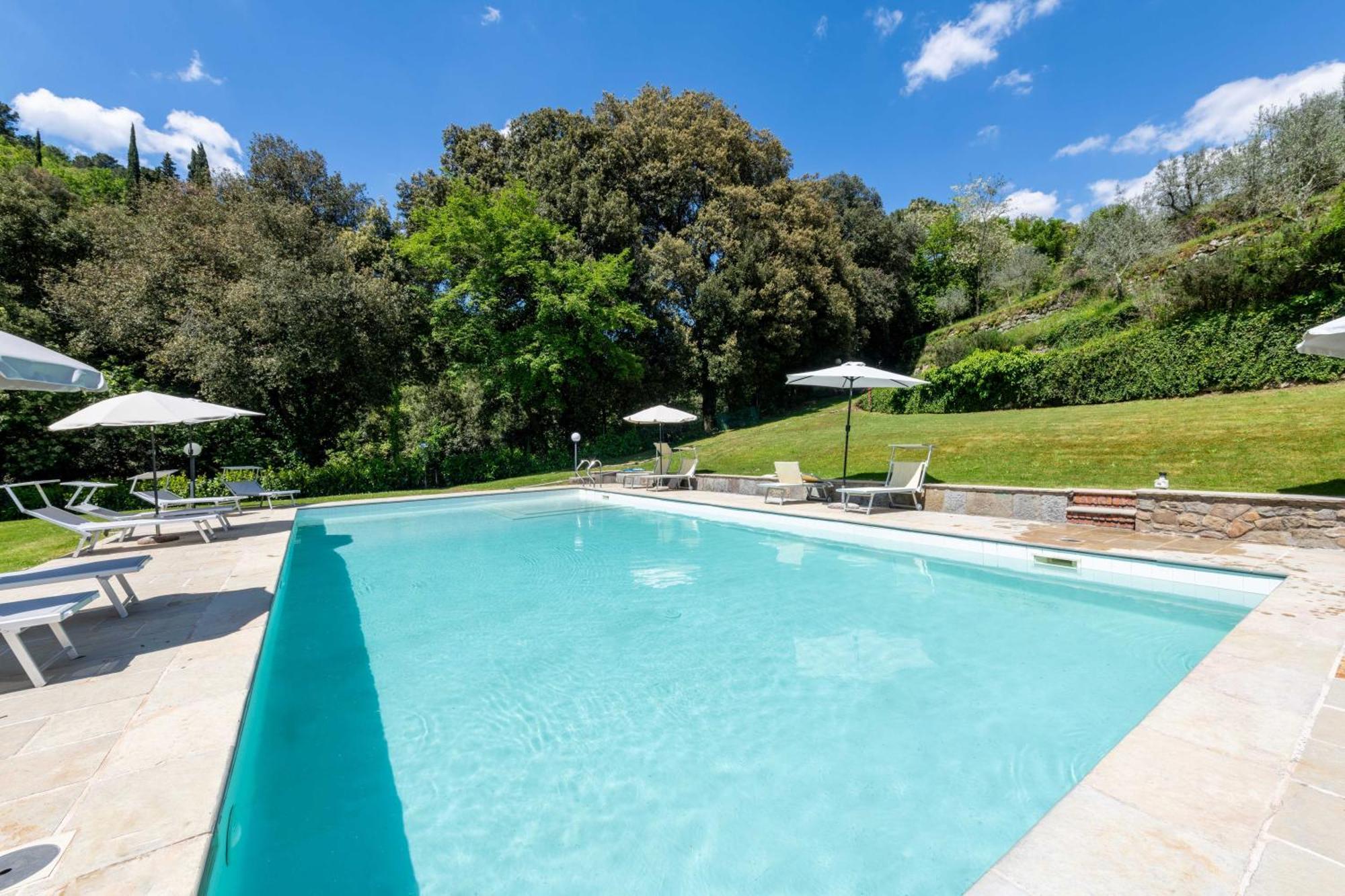 La Ferriera Exclusive Resort - Pool & Waterfall Loro Ciuffenna Exterior photo